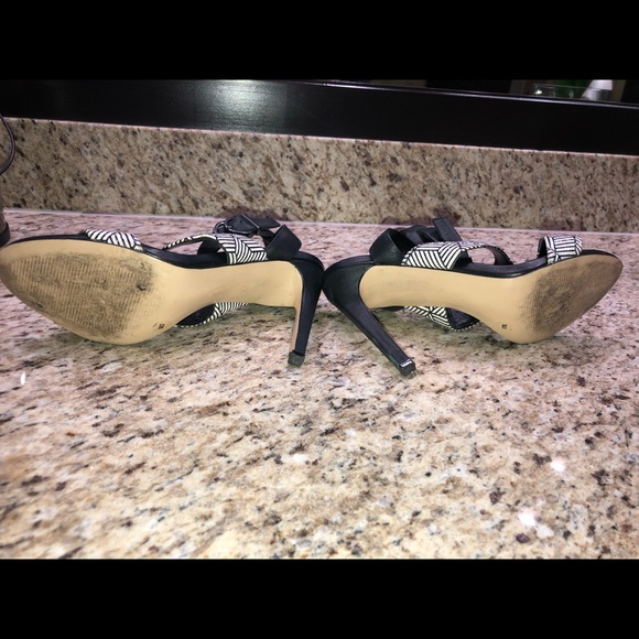 BCBGeneration Heels 👠 - Picture 4 of 7